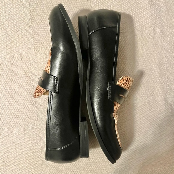 Restricted leopard print loafers size 7 - Picture 5 of 5